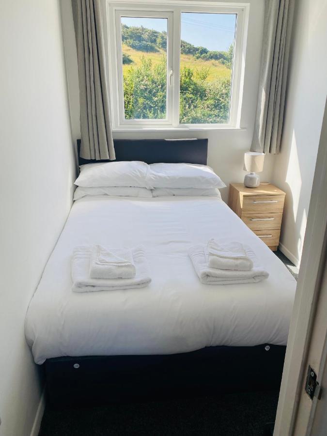 Ilfracombe Apartments Bagian luar foto
