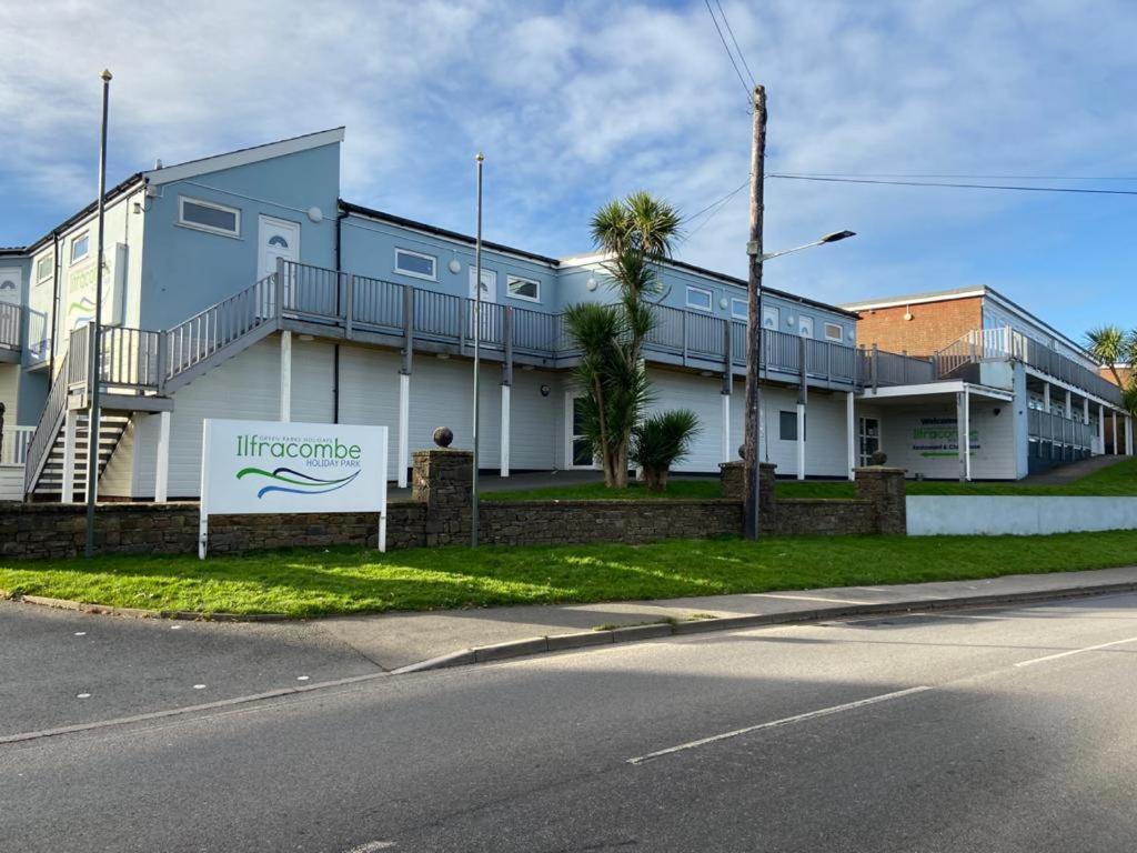 Ilfracombe Apartments Bagian luar foto